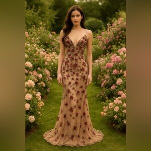 SAMPLE PIECE 🔥🔥🔥🔥🔥Mac Duggal Floral Embellished Gown in Red and Brown Colors
